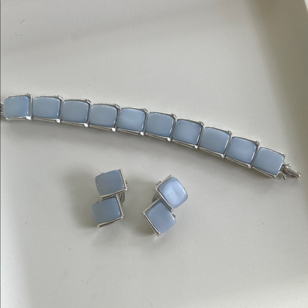 Vintage Kramer clasp brace w/ matching clip on earrings. Retro costume jewelry